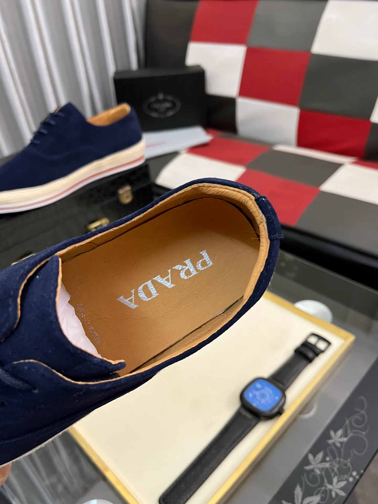 Men's shoes 💰440⌚️⌚️【PRADA】Prada ~ unique and casual style. New models from Prada official website are coming [Celebrate][Celebrate]🏃High-end brand casual shoes ➕Full set of packaging😍😍 Men's 2023 counters are on sale simultaneously, Italian imported brands select first-layer Italian cowhide. 🐑Sheepskin lining (refuses to discolor and rub feet) Sole: Original sole specially provided by the original factory 🎬Better in kind Size number: 38-442️⃣Colors available